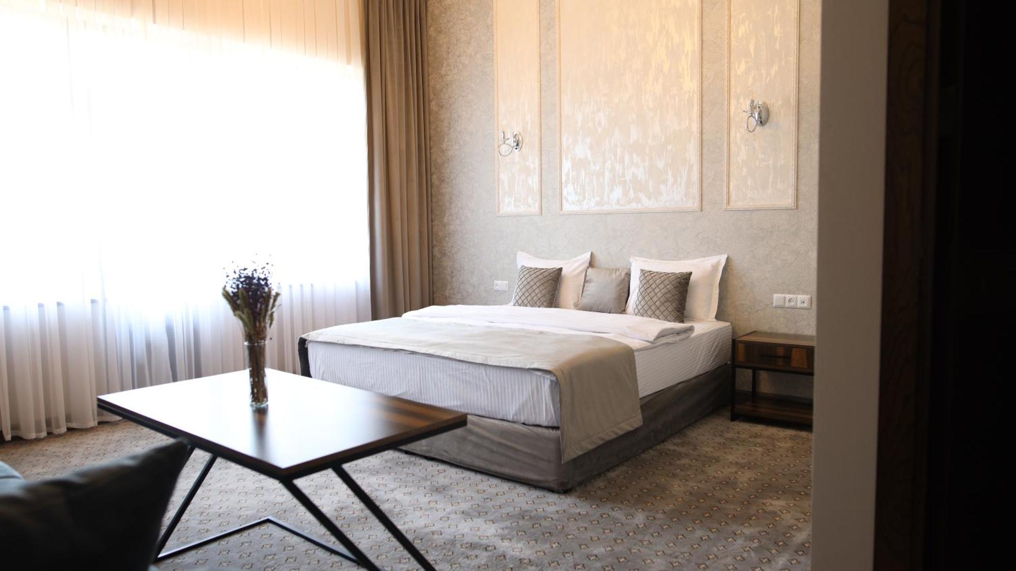 Bmg Hotel By Grigoryans Group Goris Dış mekan fotoğraf