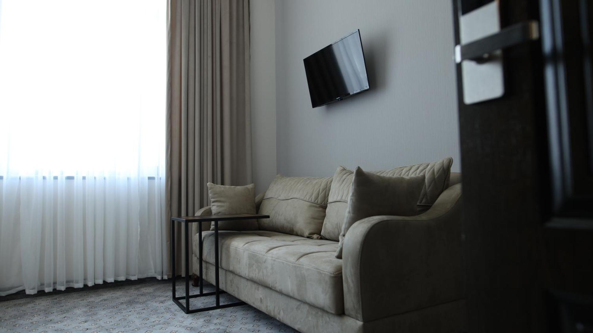 Bmg Hotel By Grigoryans Group Goris Dış mekan fotoğraf